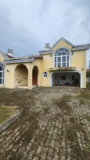 8bdrm House in Ccd Real State, Oromia-Finfinne for sale