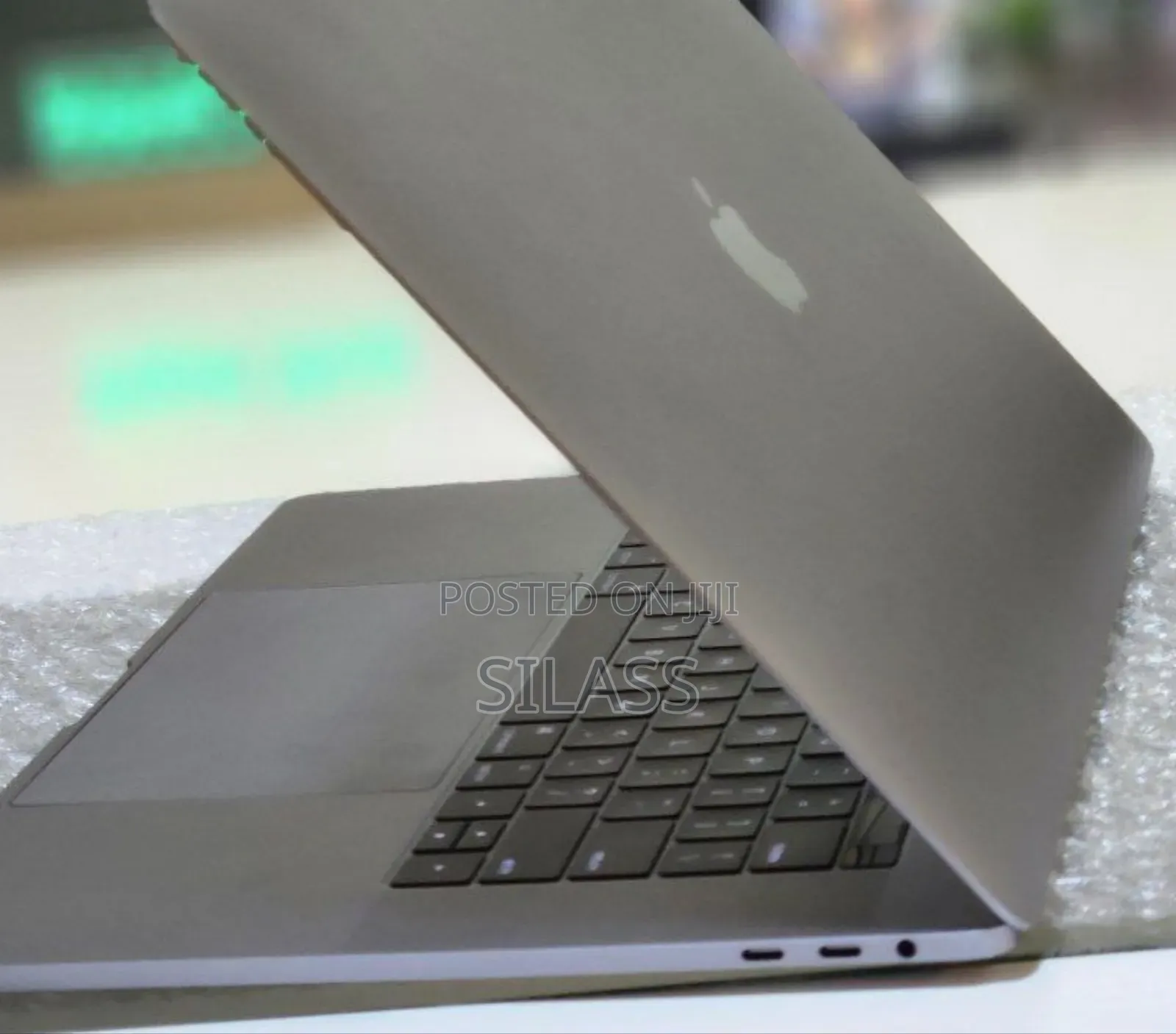 New Laptop Apple MacBook Pro 2017 16GB Intel Core I7 SSD 512GB