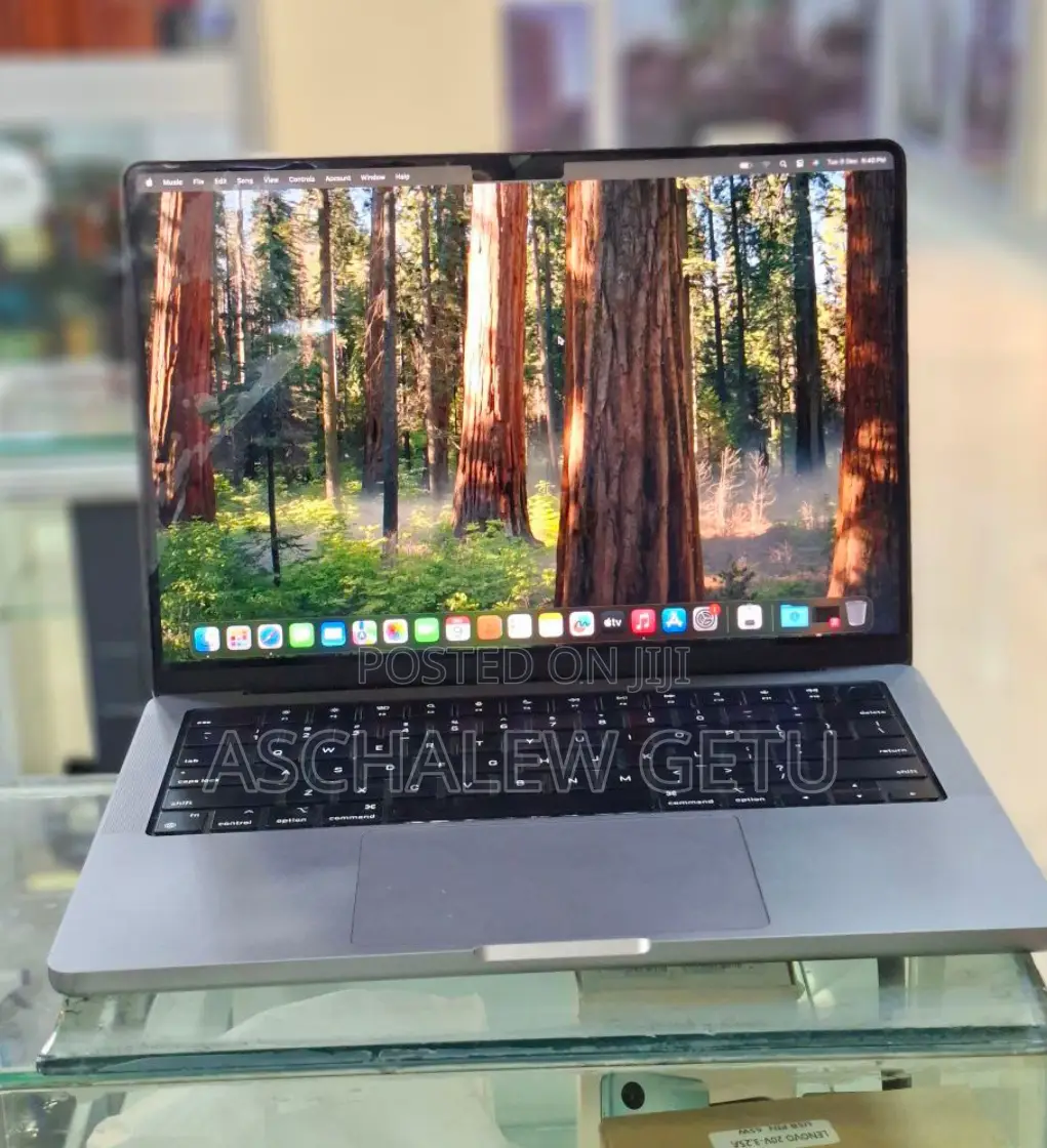 New Laptop Apple MacBook Pro M1 32GB Apple M1 Pro SSD 512GB