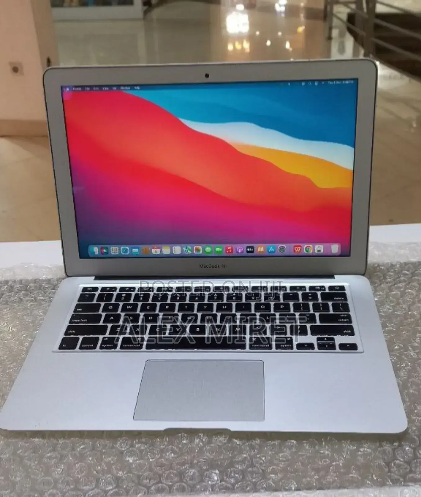 New Laptop Apple MacBook Air 2017 8GB Intel Core I5 SSD 128GB
