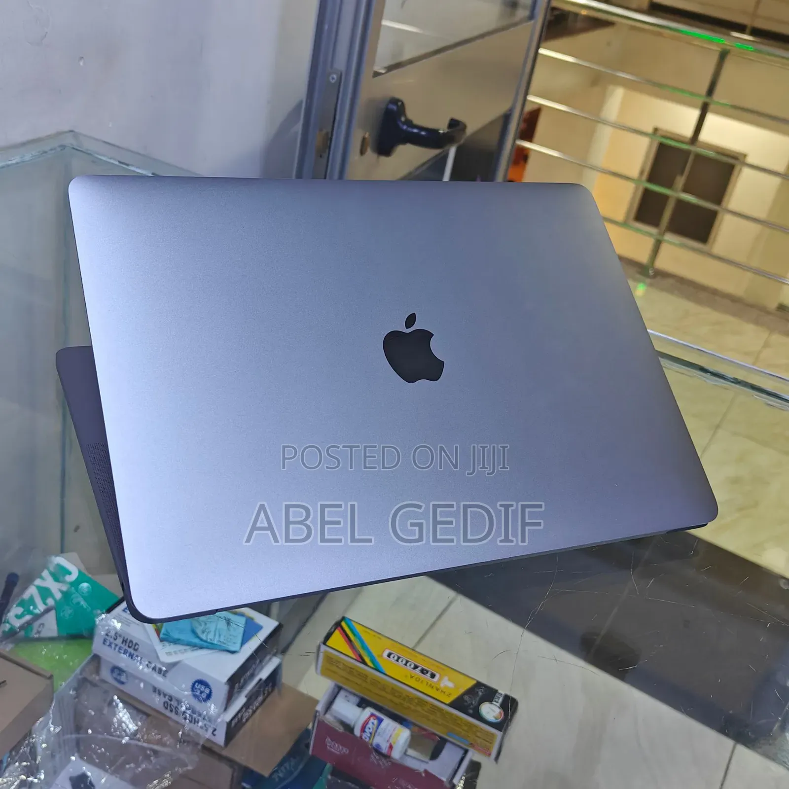 New Laptop Apple MacBook Pro 8GB Apple M2 SSD 256GB