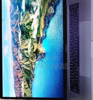 New Laptop Apple MacBook Pro 2017 16GB Intel Core I7 SSD 512GB