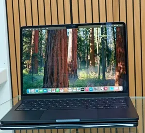 New Laptop Apple MacBook Air 2024 M3 13-Inch 8GB Apple M3 SSD 256GB