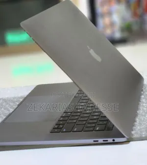 New Laptop Apple MacBook Pro 2017 16GB Intel Core I7 SSD 512GB