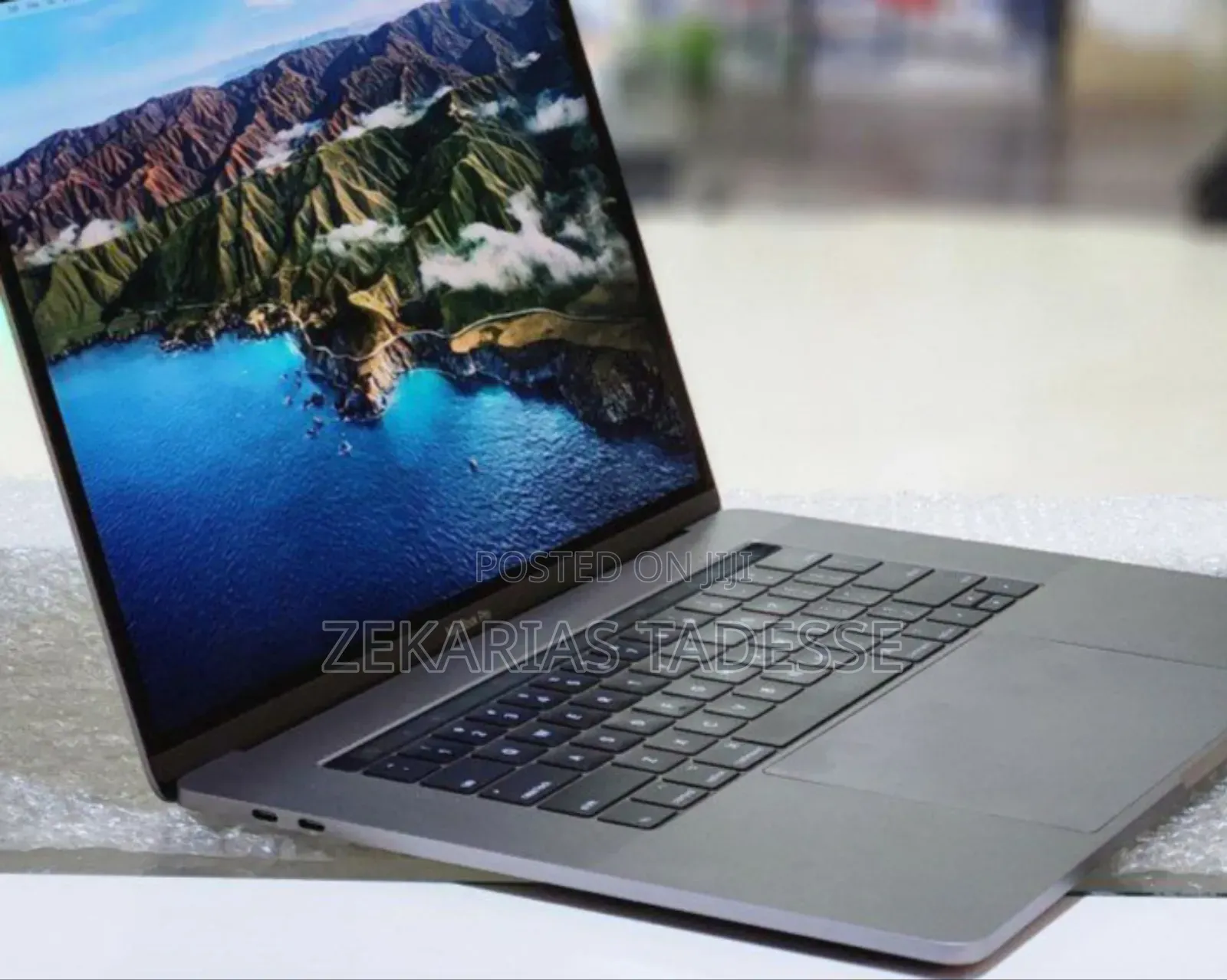 New Laptop Apple MacBook Pro 2017 16GB Intel Core I7 SSD 512GB