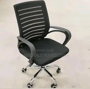 ጥርት ያለው ወንበሮች
