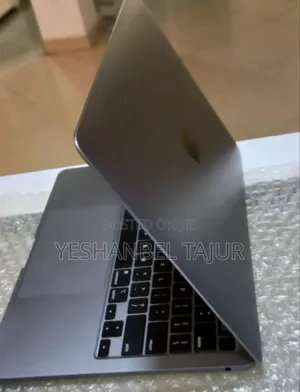 New Laptop Apple MacBook Pro 2017 8GB Intel Pentium SSD 256GB