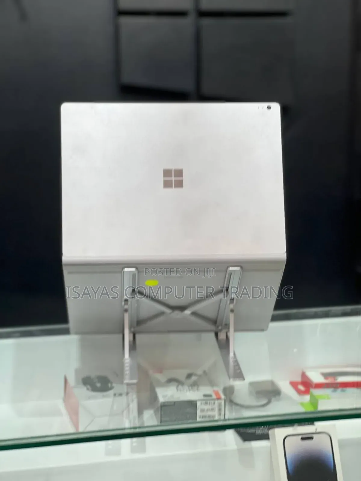 New Laptop Microsoft Surface 8GB Intel Core I5 SSD 256GB